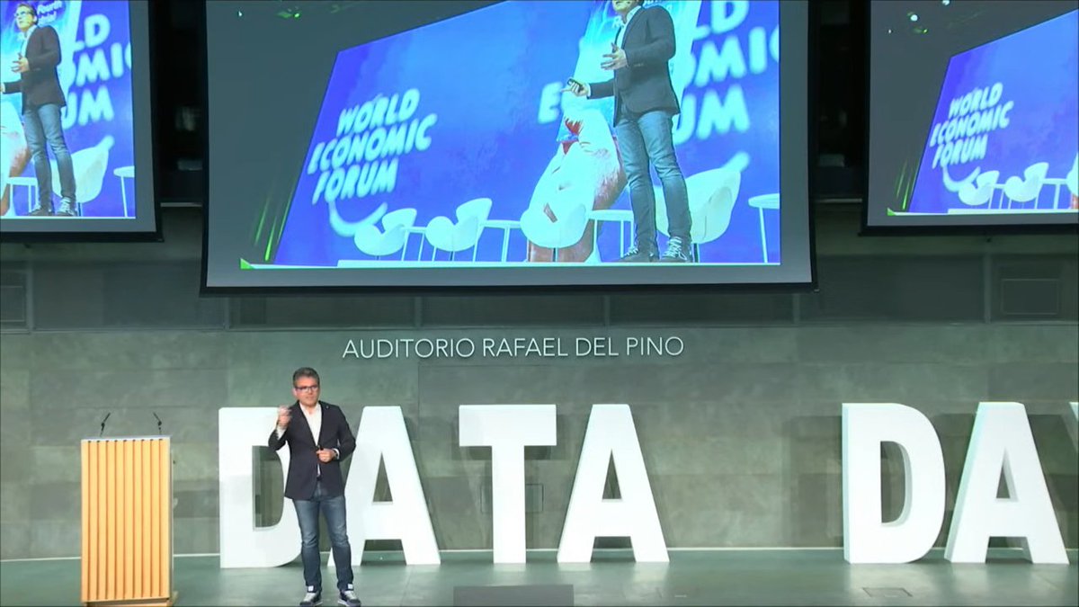 Llego el siglo XXI y nos dio una bofetada de realidad <a href="/marcvidal/">MΛRC VIDΛL</a> nos pregunta si llegamos a tiempo al futuro.  #dataday2022