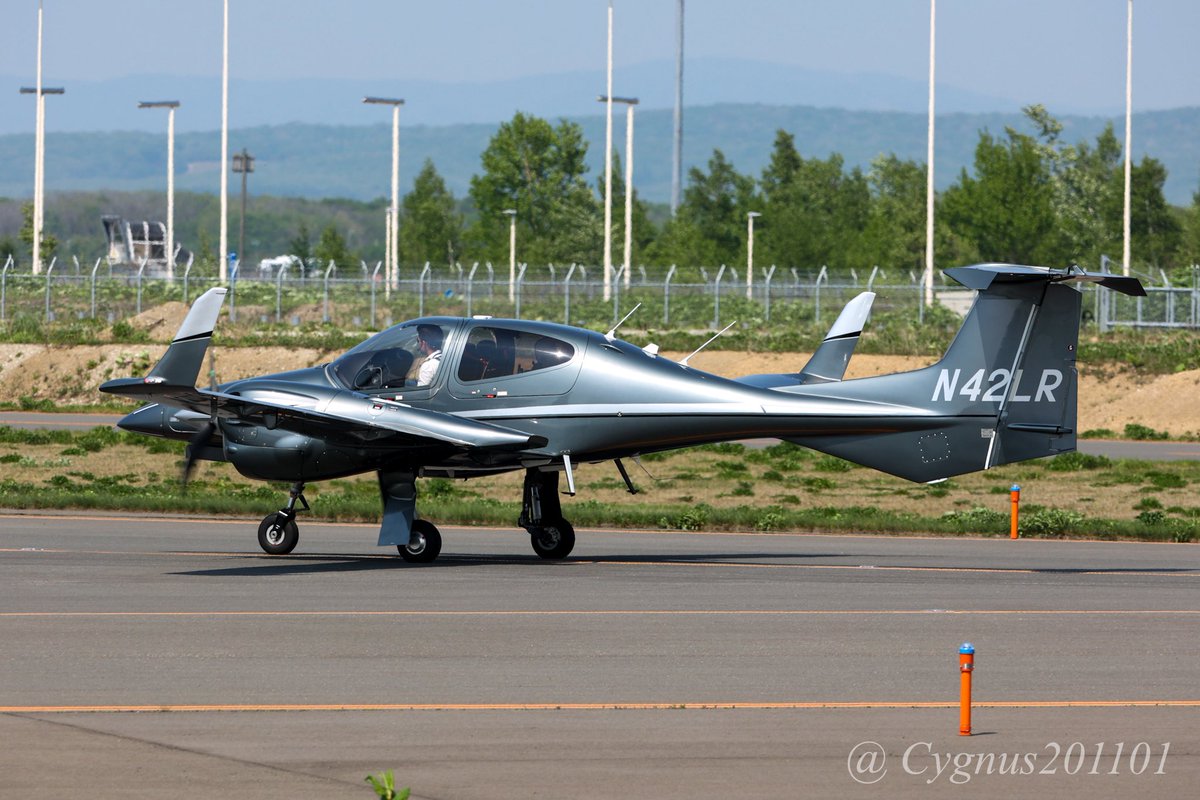 Cygnus201101's tweet image. N42LR
Diamond Aircraft IND GMBH
DA42 NG Twin Star
DA42-407 INC TRUSTEE

小さめな機体ですがスマートなフォルムにシブめな塗装。
なかなかカッコよかったです😊

May 25, 2022

#N42LR #DA42NG #CTS #RJCC #新千歳空港