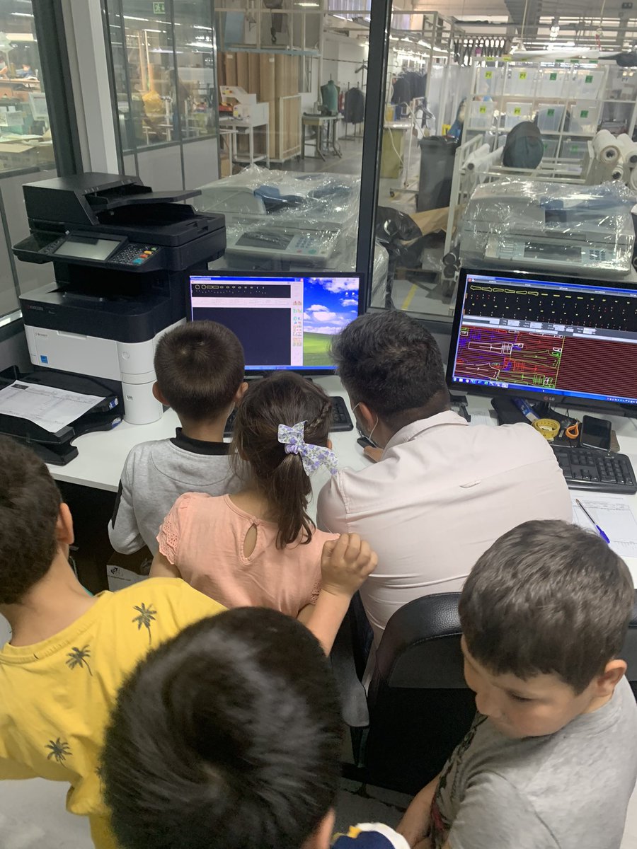 MontsenyEscola's tweet photo. #outdoorlearning Making connections with the community. STEAM activity at CBI factory. Discovering how the jackets are made! #ErasmusPlus 2nd day! #STEMcat #STEMeducation #MCTATEE #CETE+ @EplusCatEdu @amatitarga https://t.co/tKSkfhZ9Yf