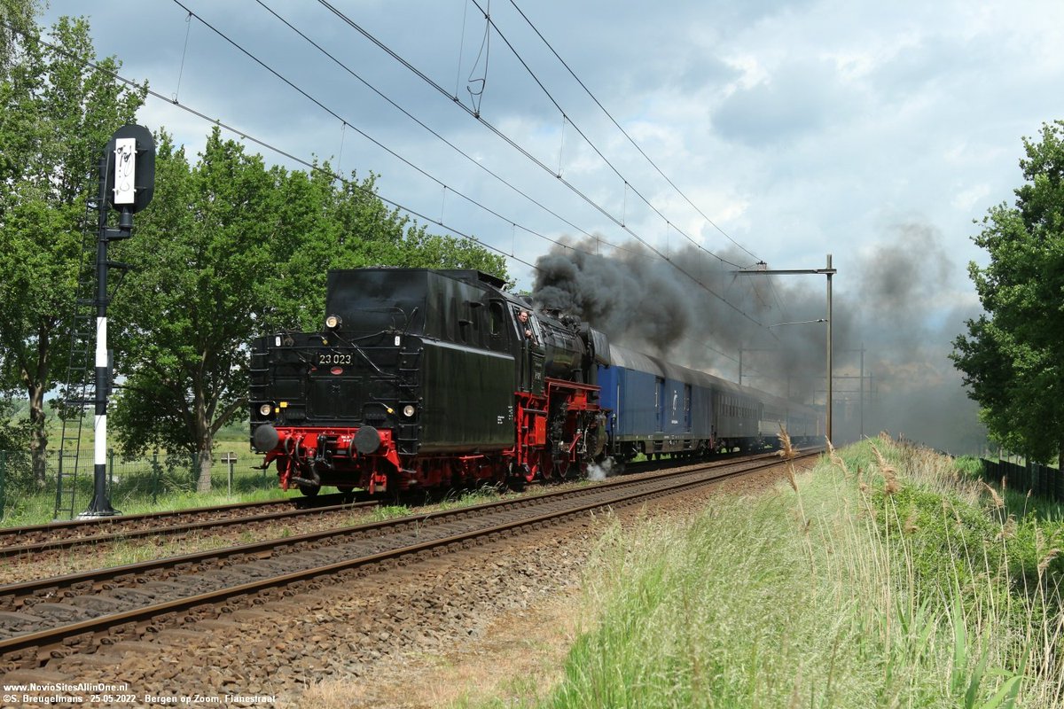 SSN 23 023 + aanvoertrein SGB - Bergen op Zoom 🇳🇱 25-05-2022.

youtu.be/Eabq9d4IZTI