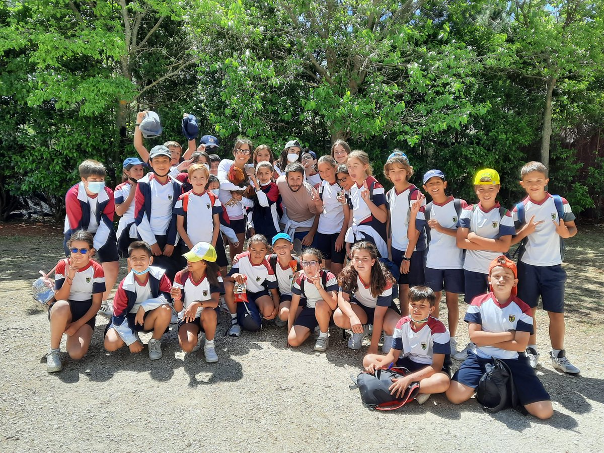 ColegiosElValle's tweet photo. Mañana didáctica y divertida aprendiendo sobre las #abejas 🐝
#ColegiosElValle #EducaciónPrimaria #SalidasCulturales #5EPE #5EPF #SCH #ElValle https://t.co/BJ0FsW5we2