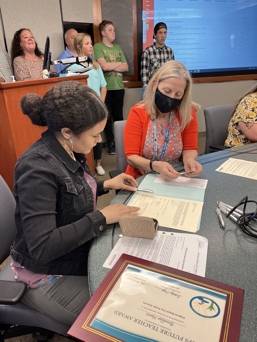 Grhsvtft's tweet photo. Green Run VTFT is proud to share that Miss Rose and Miss Harris signed contracts with VBCPS to return as teachers after university graduation! @GRHS_Stallions @TCE_VBCPS @DebbyBriscoe https://t.co/SaljpfSpQ7