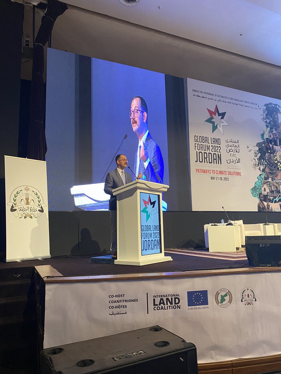 ILCAsia's tweet photo. “People must have as much control as possible of their own food systems. Food is central to help people establish a relationship with land and water bodies.” - @MichaelFakhri at the #LandForum2022
#PathwaysToClimateSolutions https://t.co/y3PSRxvN5v