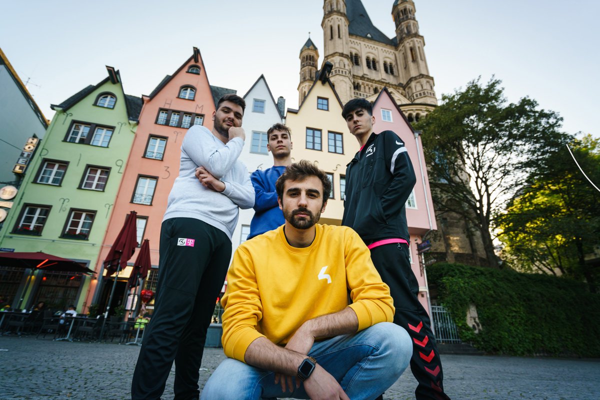 Brawl_esports's tweet photo. Hello from @SKGaming for our May #BrawlAroundTheWorld! 🤗

The team is looking fresh in front of Kölner Dom also known as the Cologne Cathedral in Germany 🔥

⛪️🏘️ https://t.co/qiWPf4aQJS