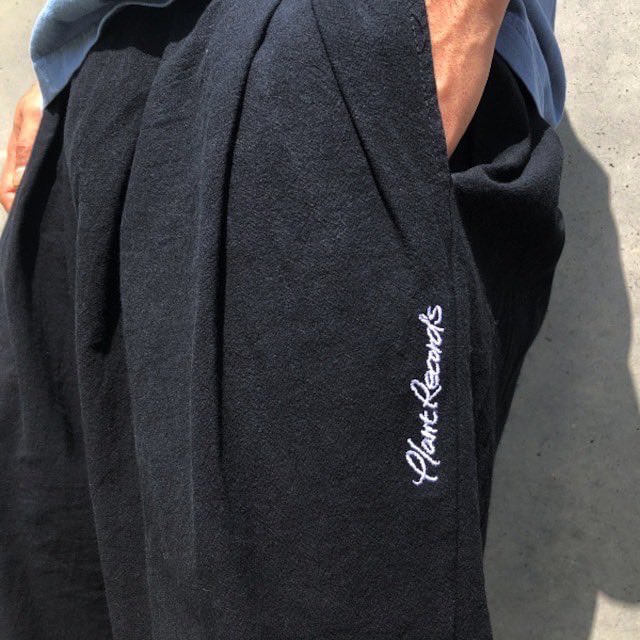 PLANTRECORDSからNEW

SUMMER 2022 PLANT RECORDS/T-SHIRT&amp;PANTS

PLANT RECORDSワンポイント筆記体ロゴ刺繍入り夏アイテム登場！

こちらからチェック🅿️
<a href="/PLANTRECORDS/">PLANT RECORDS</a>