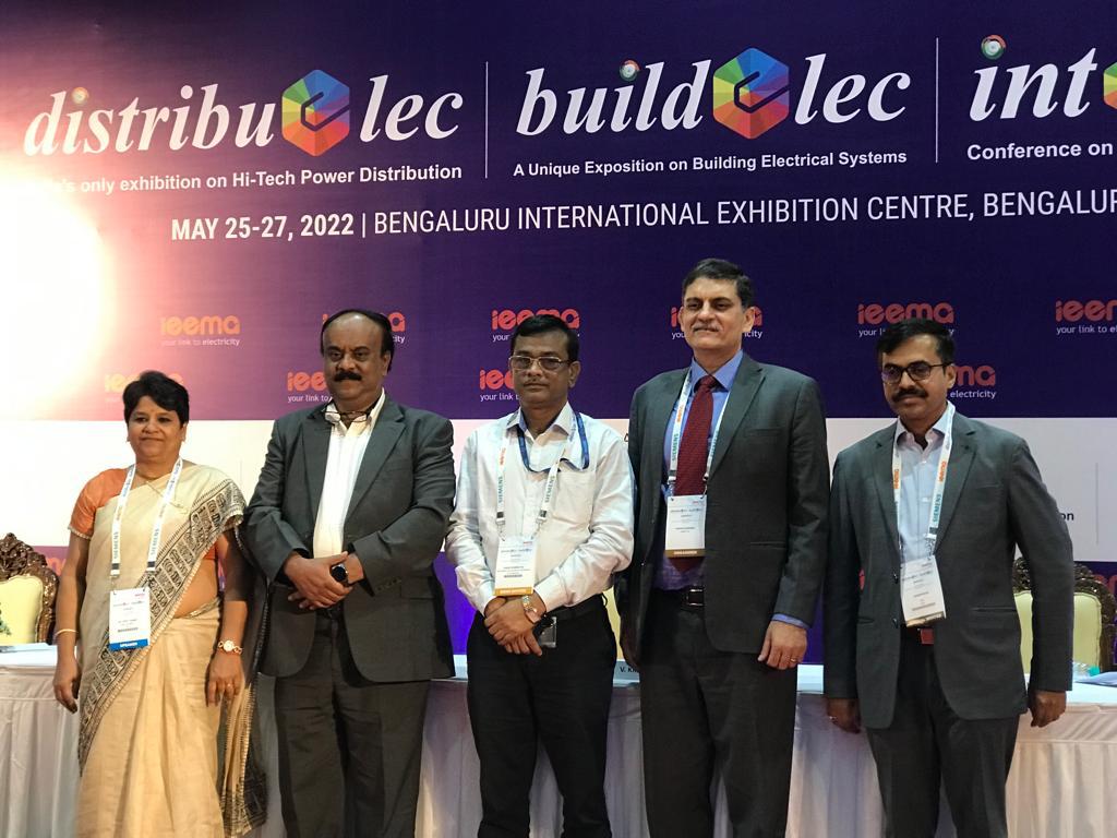 KREDL_GoK's tweet image. KREDL MD Shri K.P.Rudrappaiah participated in the 5th edition of #Distribulec, the compete power distribution show and the 3rd edition of #Buildelec, the building electrical show organised by Indian Electrical &amp;amp; Electronics Manufacturers&apos;​ Association (IEEMA) at BIEC.

1/2