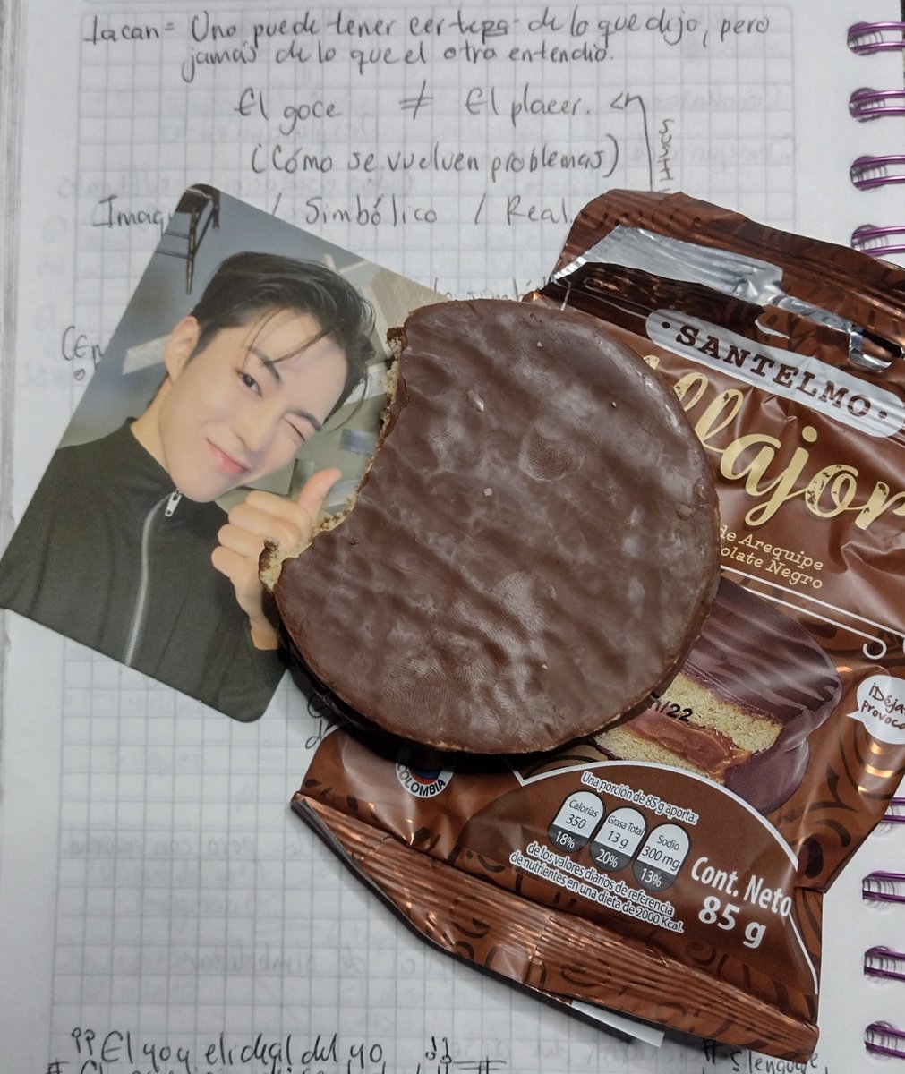 Luma_Mia's tweet photo. Estudiando ando con #DAWON y un alfajor ❤️

#FantasyPCday #SF9 #FANTASY #에스에프나인  @SF9official 
@SF9official  @SF9official https://t.co/o4ihstLWkg