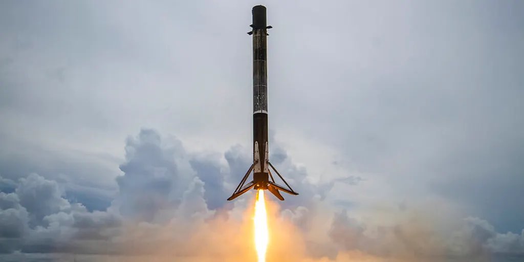 Stargate_SPX's tweet photo. #Transporter5 There is the possibility that residents of Brevard, Orange, Osceola, Indian River, Seminole, Volusia, Polk, St. Lucie, and Okeechobee County counties may hear one or more sonic booms during the landing.
#SpaceX #SpaceXUpdates @SpaceX_Missions https://t.co/R67l82z81s