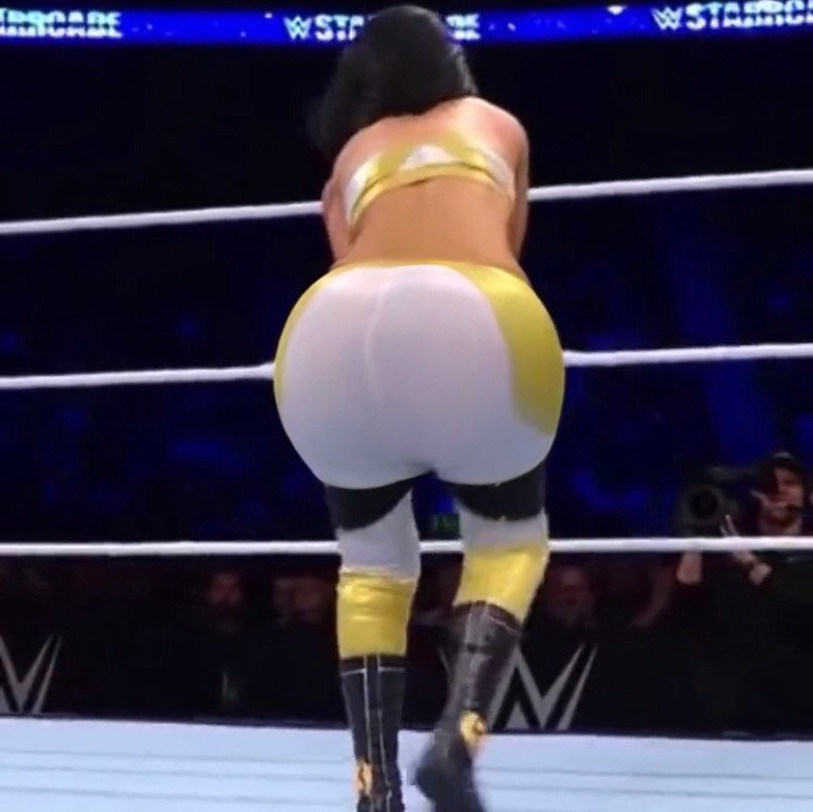 Bayley587's tweet photo. I could use some smooches on my cheeks for real https://t.co/2fkgVy2iqD
