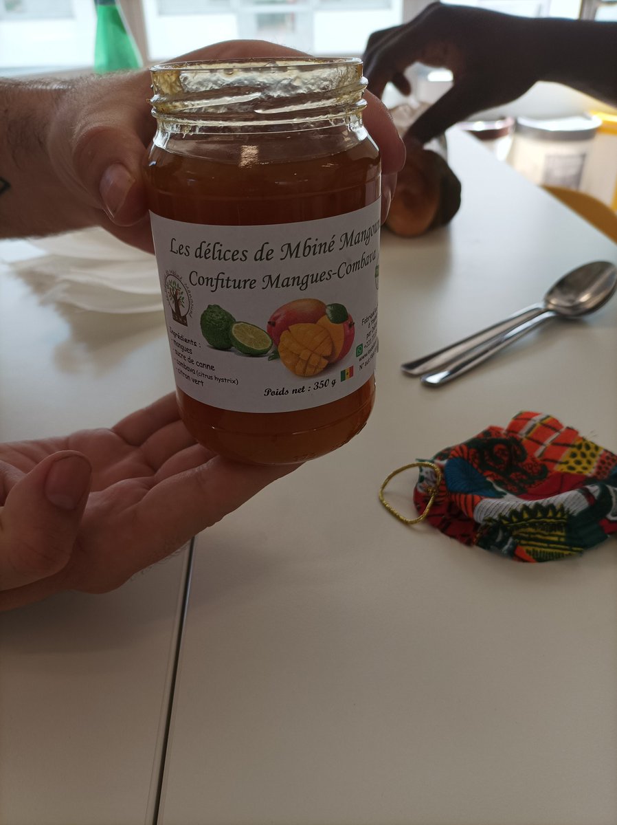 KWurus's tweet image. Pour le petit déjeuner au bureau aujourd'hui c'est dégustation des confitures de fruits Les Délices de Mbine Mangoune avec comme saveurs Mangue-combava et Bissap blanc-Banane. Les 2 ont fait l'unanimité.
C'est ça la mission de @KWurus, faire découvrir le 🇸🇳 à travers le monde!🥰