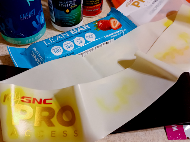 mikasato_nyc's tweet photo. またサンプルが届きました。
今回はなんかエネジー系が多い。
カフェインがすごく入っているので
夜に飲めないな。　トイレに多く行く
ことになっちゃうしね。
ゴムバンドは助かります。
すぐ伸びて切れちゃうので。
#gncprobox https://t.co/4jMExWRp4C