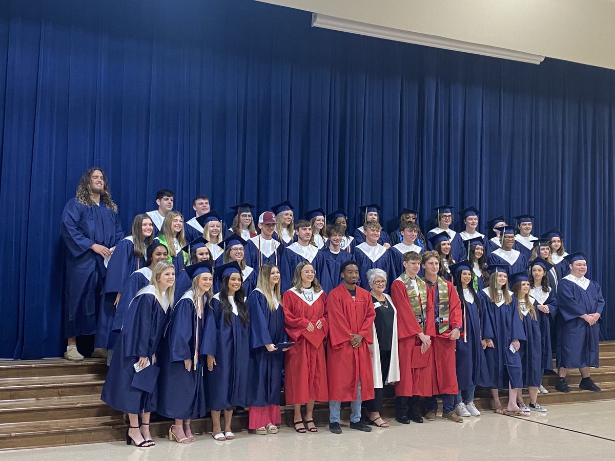 Senior walks at Sendera Ranch Elementary! ⁦<a href="/2022EatonEagles/">Eaton Eagles 2022</a>⁩ ⁦<a href="/EatonHighSchool/">Eaton Eagles</a>⁩
