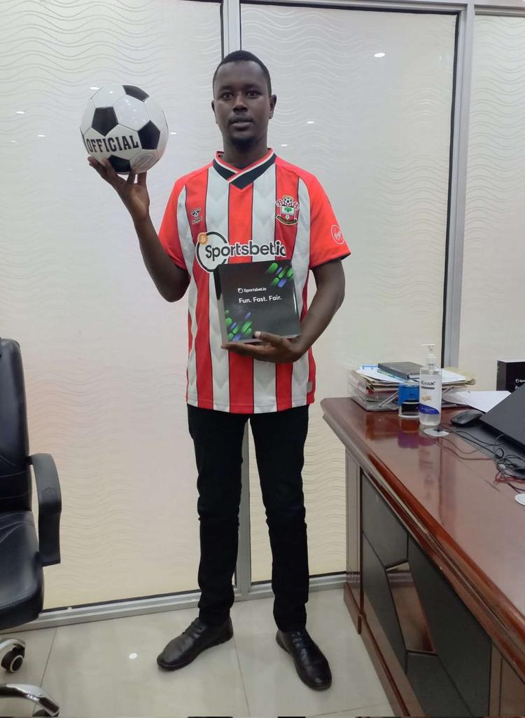 KorirReinlead's tweet photo. Thank you @Sportsbetio  for the @SouthamptonFC  jersey 🤗🤗.   

@bizinafrika             
#bizinafrica #sportsbetio #bitcasinoio #bizinafrica #AfricaDay https://t.co/UnLpW2fd3V