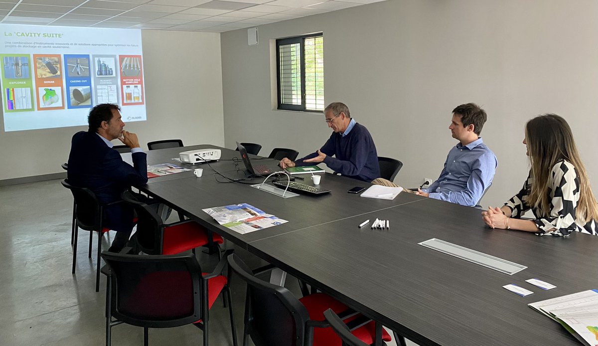 CCastaner's tweet photo. Visite de #Flodim à Manosque, entreprise engagée dans les services de cavités souterraines et d’intervention de mesure de puits.
Elle a bénéficié d'aides de l'État dans le cadre du plan de relance, et a été lauréate "innovation" de l'ADEME Programme d'investissement d'avenir. https://t.co/9la3SP5fG8