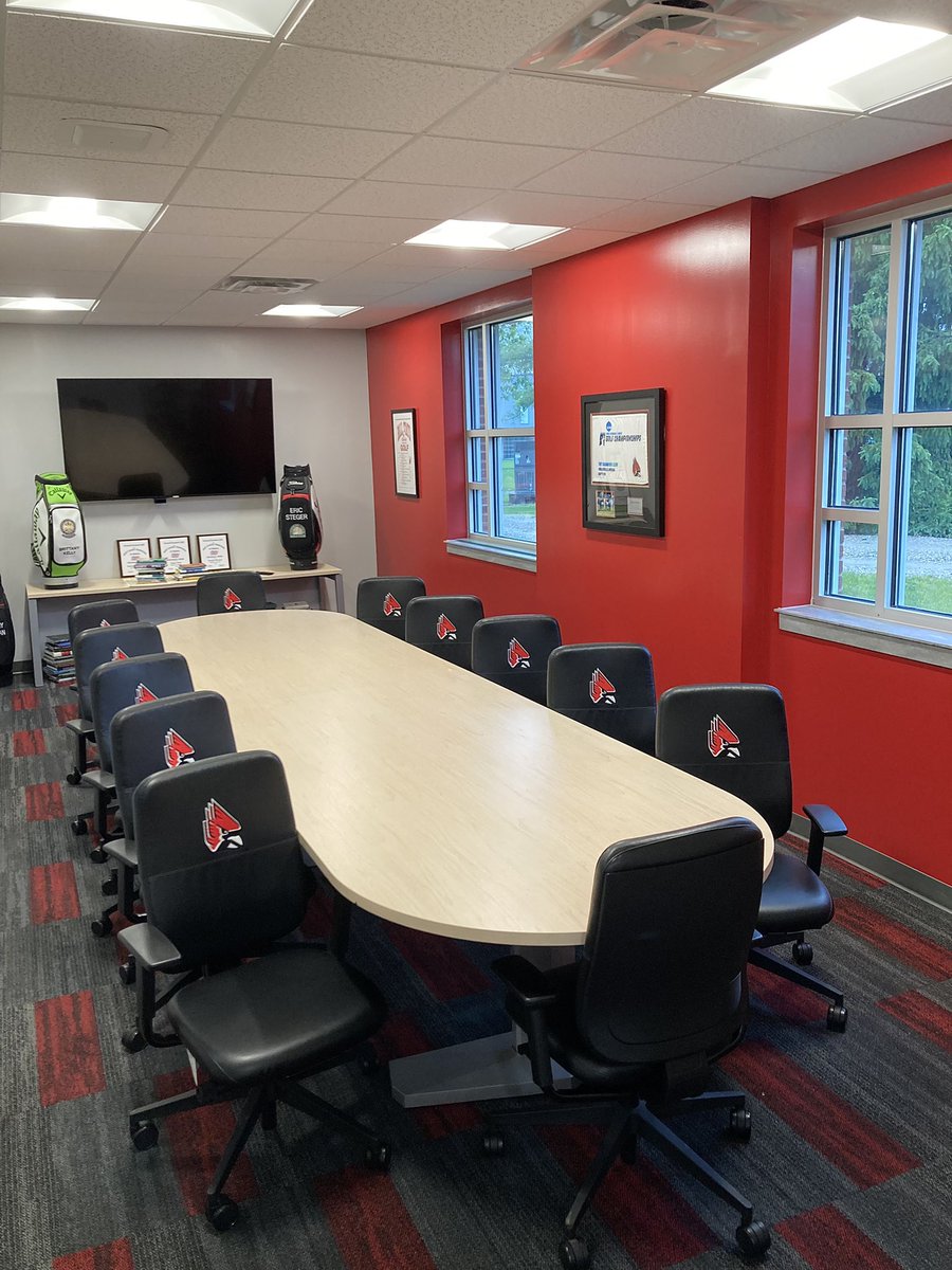 BallStateMGolf's tweet photo. Rainy day vibes! #EYGC https://t.co/9JBCqArb41
