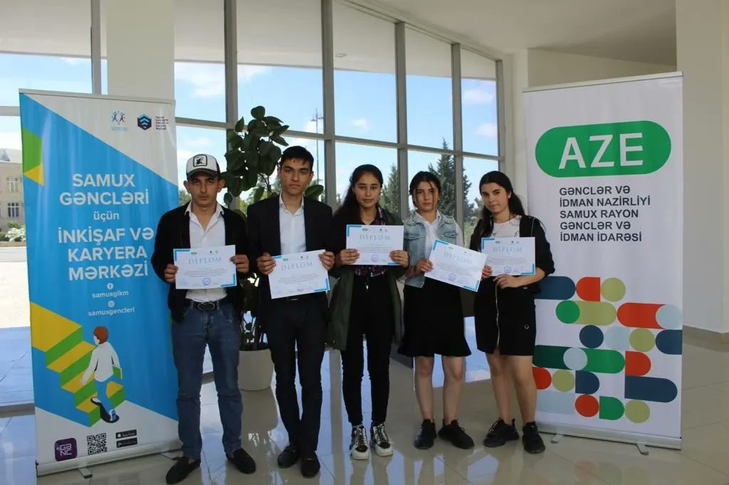 Samux rayonunda 28 May Müstəqillik günü münasibəti ilə məktəbli gənclər arasında  bilik yarışı keçirildi.

#Gənclərİdman #Azərbaycanİdmanı #AzərbaycanGəncləri
#AZEgənclər #AZEidman
#AZEyouth #AZEsport
#samux #samukh #SAMUXgəncləri #SAMUKHyouth #SAMUXGII #SAMUKHGII