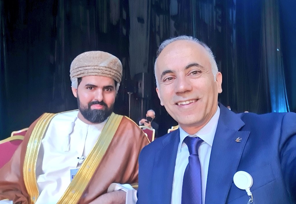 fdaoulb's tweet photo. لحظة سعيدة جمعتنا في مؤتمر الدوحة لحوار الأديان، بعد لقاء القلوب على #تويتر.
تحية لكل قلب مُحب وعقل مستنير، على مثال الحبيب سالم المشهور، ما يجعل من التنوّع بركة وفي تلاقي المختلفين وحدة. https://t.co/aX8WIxh7pE