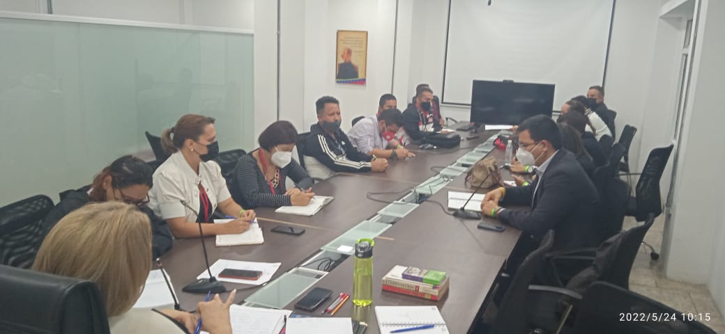 subcomlaboralAN's tweet photo. Continuamos realizado las reuniones para dar respuesta a los Trabajadores y Trabajadoras que han sido despedidos y las Entidades de Trabajo no han respetado las decisiones del @MinTrabajoVE.

@NicolasMaduro
@jorgerpsuv
@pinfantea
@Asamblea_Ven
@torrealbaf_
@laproletaria. https://t.co/rp51XhtyFk