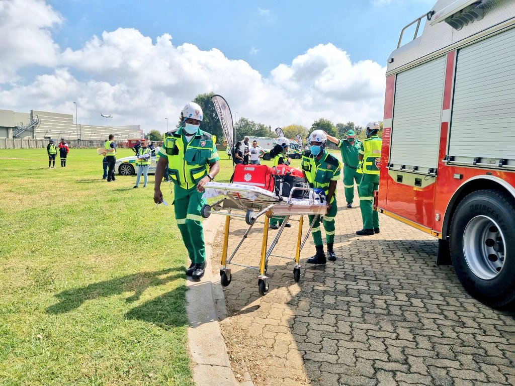 GautengHealth's tweet photo. The @GautengEMS has been allocated a budget of R1.6 billion for the 2022/23 financial year. In the past year EMS received over 66 000 calls per month on medical & other related emergencies, that came through the emergency communication centre #GPBudgetVote2022
#GPHealthBudgetVote https://t.co/i8hstt7Oqp