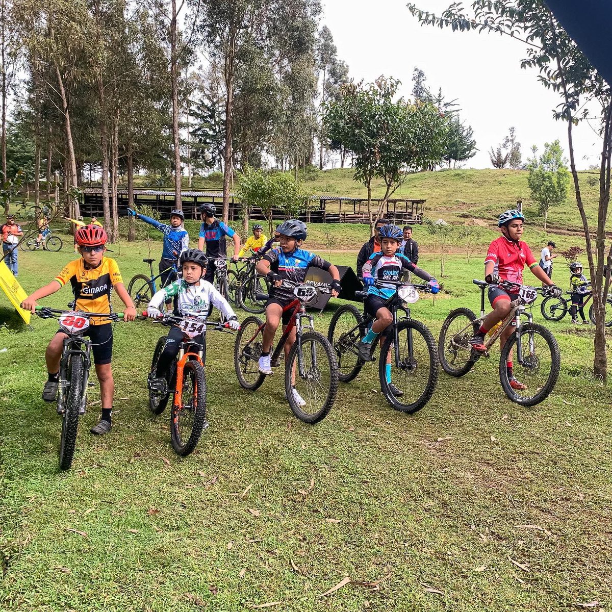 nacalderon1's tweet photo. Mi nene llevándose el 2do 🥈🏆 en una categoría difícil. Seguimos mejorando para lo que se te viene. #Loja #mtblojakids #mtbloja https://t.co/MPYyqK40P9