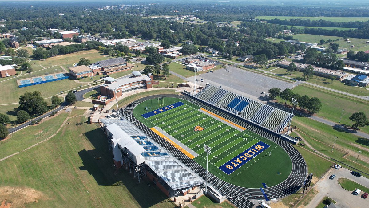 #AGTG I’m Blessed and thankful to receive my first HBCU offer from Fort valley state university‼️<a href="/HaydenGregory50/">Hayden Gregory</a> <a href="/thekuff16/">Jared Carkuff</a> <a href="/FootballSavage/">SavageFootball🏐🤖</a>