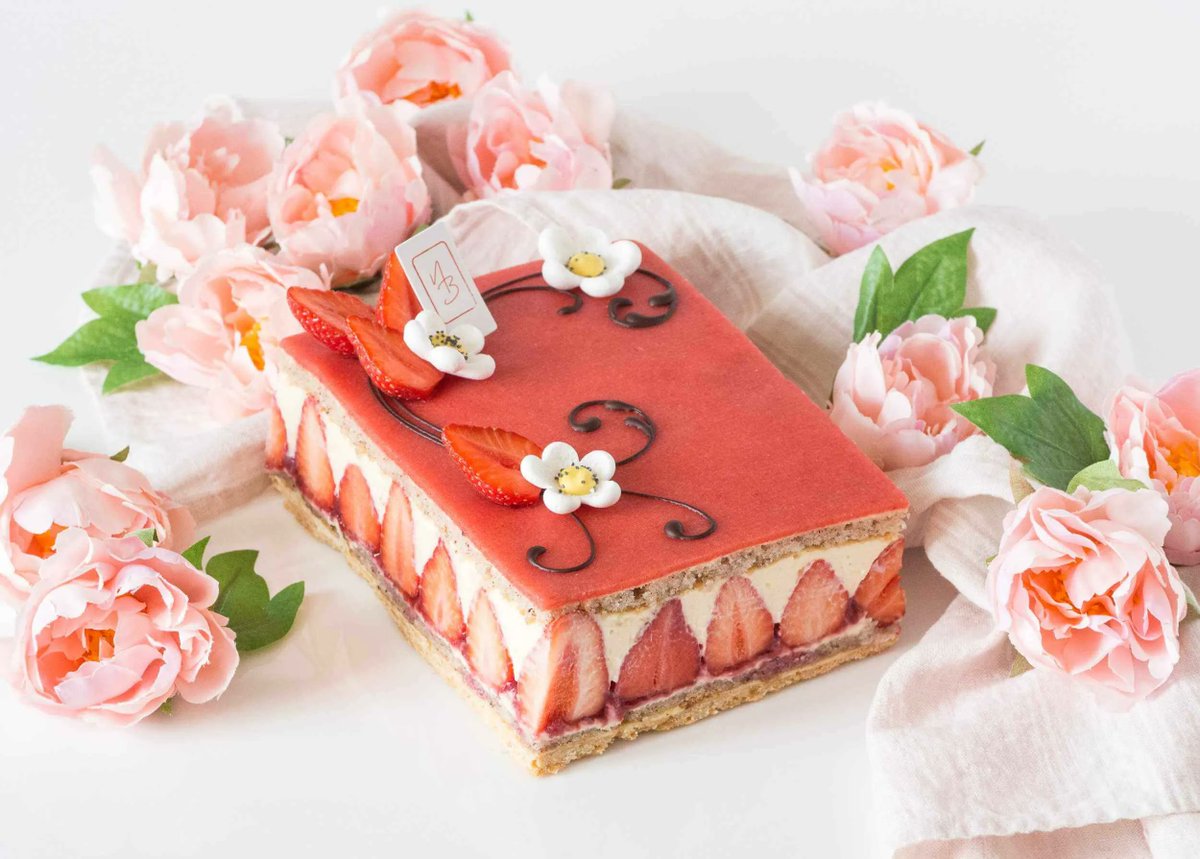 Ce week-end, le Bouquet Surprise est là pour célébrer la Fête des Mères comme il se doit. Avec des fraises, des amandes et beaucoup d’amour.
nicolas-bernarde.com/folies-de-la-s…

#PâtisserieDuSamedi #fraise #amande #vanille