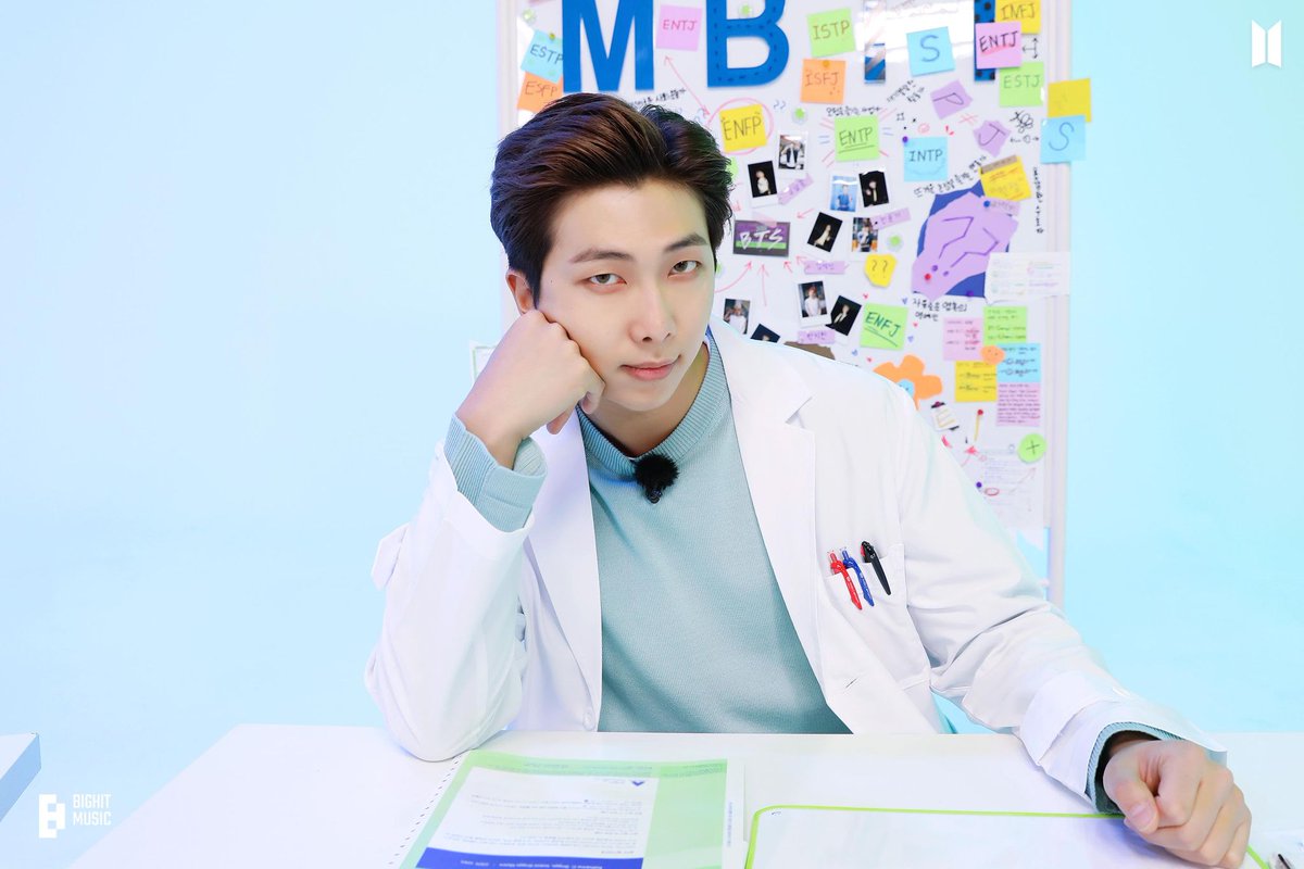 rmnewsdata's tweet photo. 💙

Listen to #Seoul_RM from the album 'mono.' produced and written by #RM of @BTS_twt

(Untag @/BTS_twt when you reply, add few words before replying) https://t.co/sTYDwkJMms