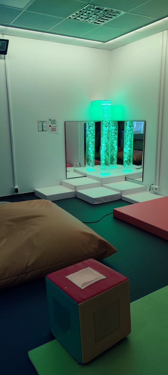 Conxi_Power's tweet photo. Aula multisensorial en CEIP Beethoven, una experiencia maravillosa tanto para alumnos/as Tea como infantil o primaria, recurso maravilloso @ctifmadrideste #compdigedu #IF_CMadrid #ctifeste https://t.co/Q1Rn1fi82L