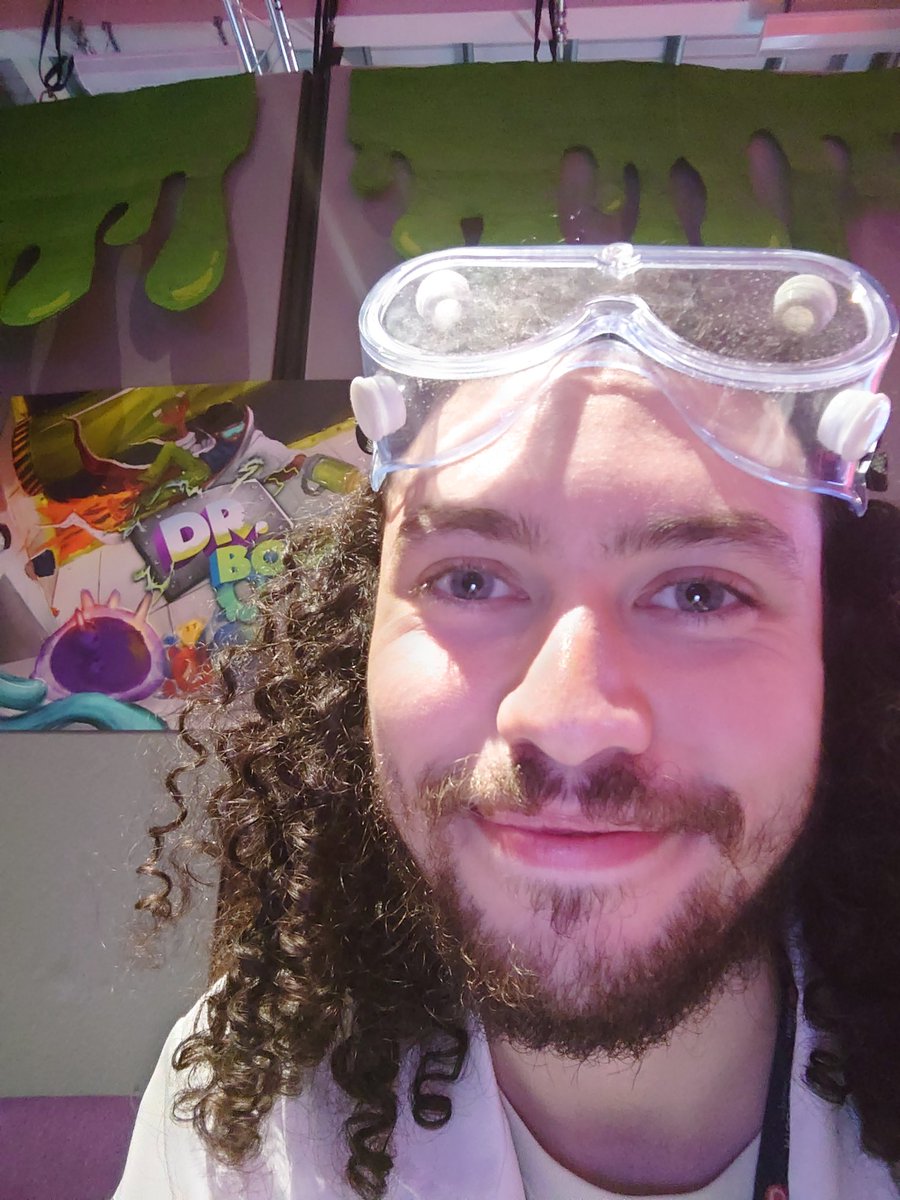 GamedevGibbins's tweet photo. Expo final day! #gamedev #DrBounce https://t.co/ibnxKejKoB
