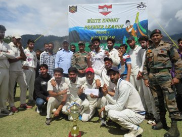 VaadeD's tweet photo. #WhiteKnightPremierLeague, #Kishtwar Edition culminated today. #Dacchan-11 won the tournament while, Chatroo-11 were the Runners-up. The selected team will now represent #Kishtwar on #WKPL in #Akhnoor.
#KheloIndia #WhiteKnight50 #IndianArmyPeoplesArmy #AzadiKaAmritMahotsav https://t.co/lL0jBMTB0P