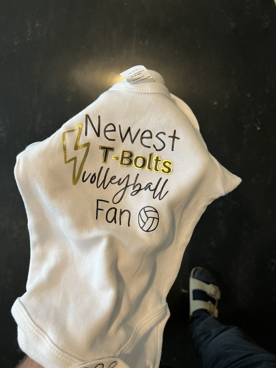 Thank you Coach <a href="/LaurenDurkin5/">Lauren Durkin</a> for baby girl’s first piece of Andrew gear! She’ll look super official next season when I take her to see <a href="/tboltsvb/">Andrew Girls Volleyball</a> play ball 😂😂😂