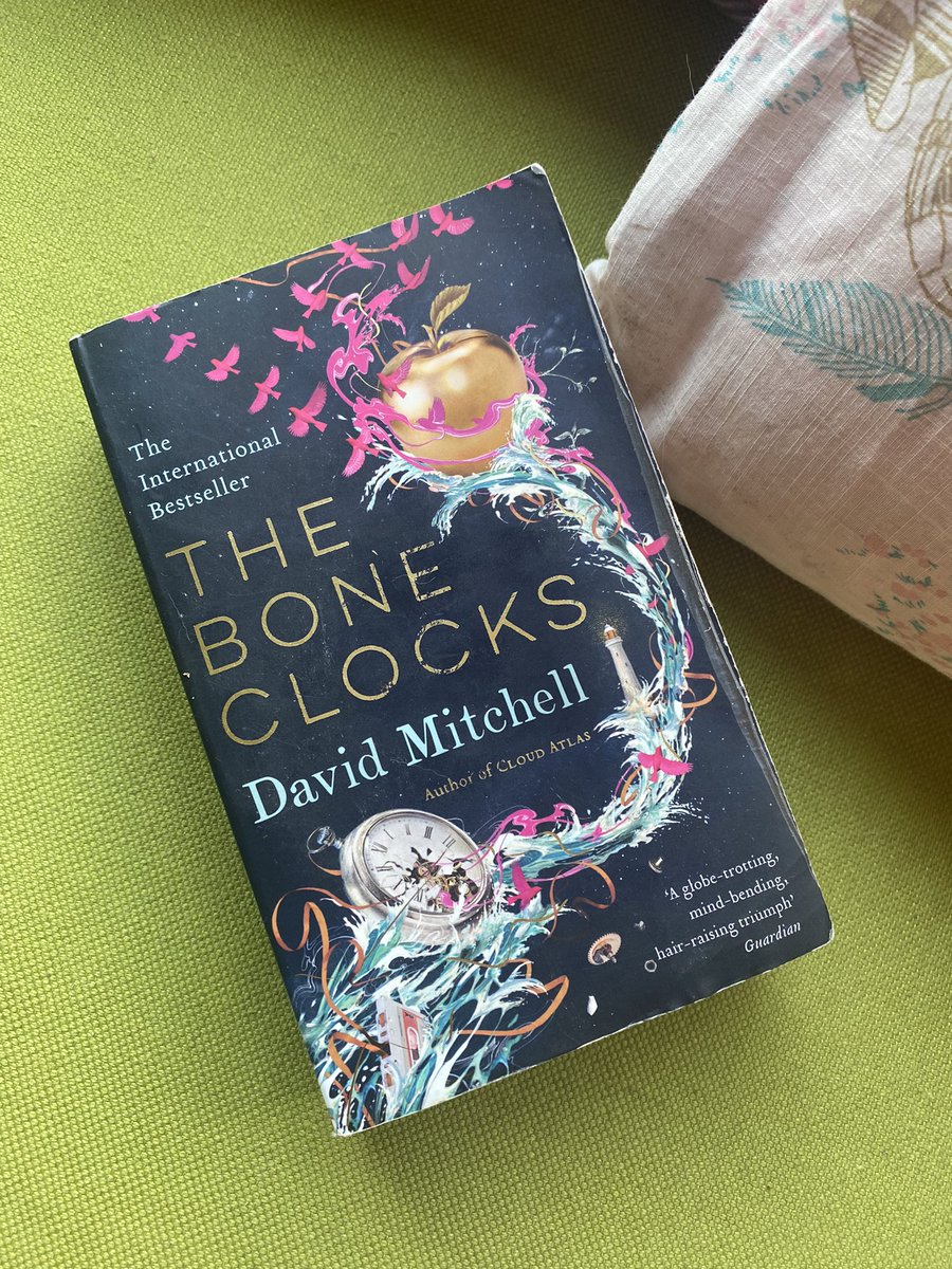 ProudMaryMe's tweet photo. This book!
What a ride!
What a read!
What a ride of a read!

#theboneclocks #DavidMitchell 
🦴⏰❤️‍🔥 https://t.co/C2uZeojlkI