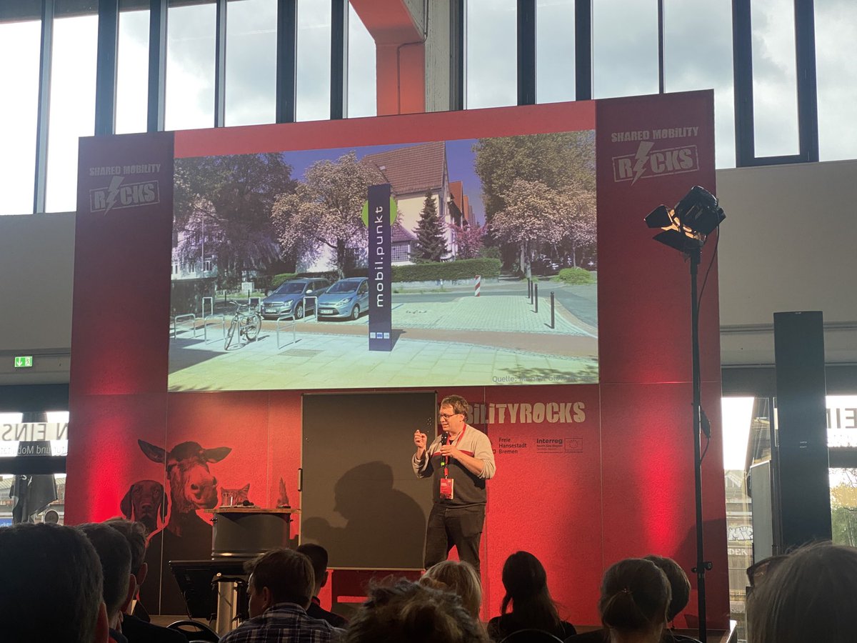 OJaegle's tweet photo. Hannes at #sharedmobilityrocks: „which mode is chosen for a trip is being decided at a home‘s door step […] 6/7 trips are starting and ending there. This, we need to bring mobility hubs at these places“ https://t.co/hwBl9WgBFP