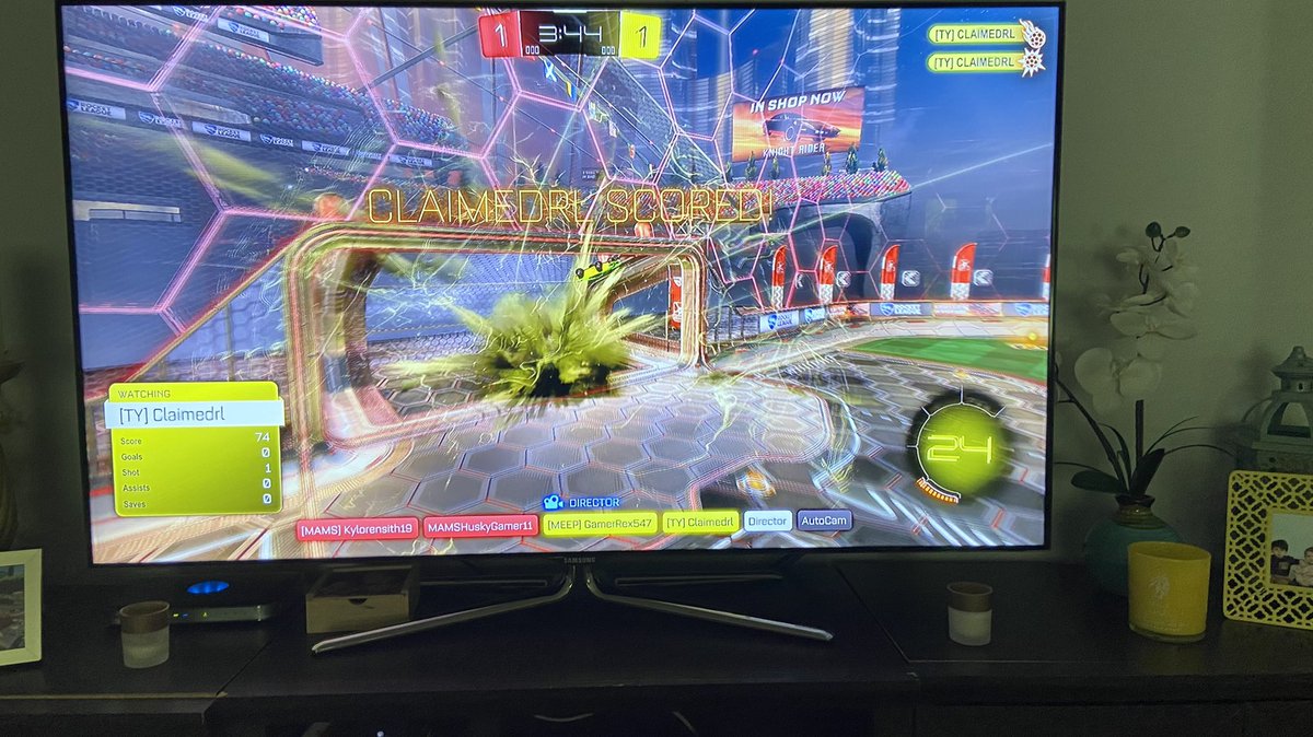 Lauren Velez tweet media