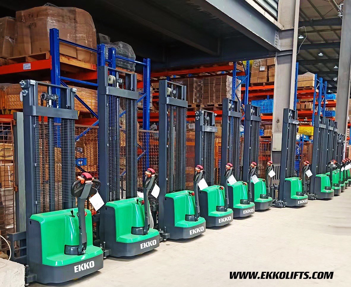 EKKOlifts's tweet photo. Our #EB13ES-145Li has a lithium iron battery for faster charging and a longer battery life. This units has a 2800lb capacity with lift height of 145" or 12' with side shift capability AND can fit in those narrow 7ft aisles! https://t.co/PlDF3kHlh4 877-232-6517 info@ekkolifts.com https://t.co/D5KVdfWjpl