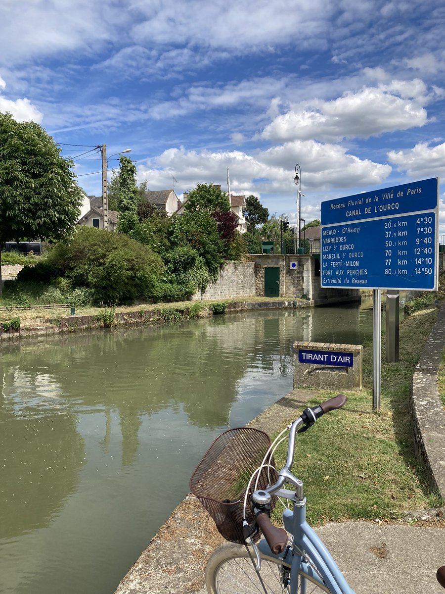 juanxbal's tweet photo. 🚴🏻♂️au long du canal #ourcq #pantin #souilly #velo #air #frais #eau #ciel #bleu https://t.co/VTUXYdxklY