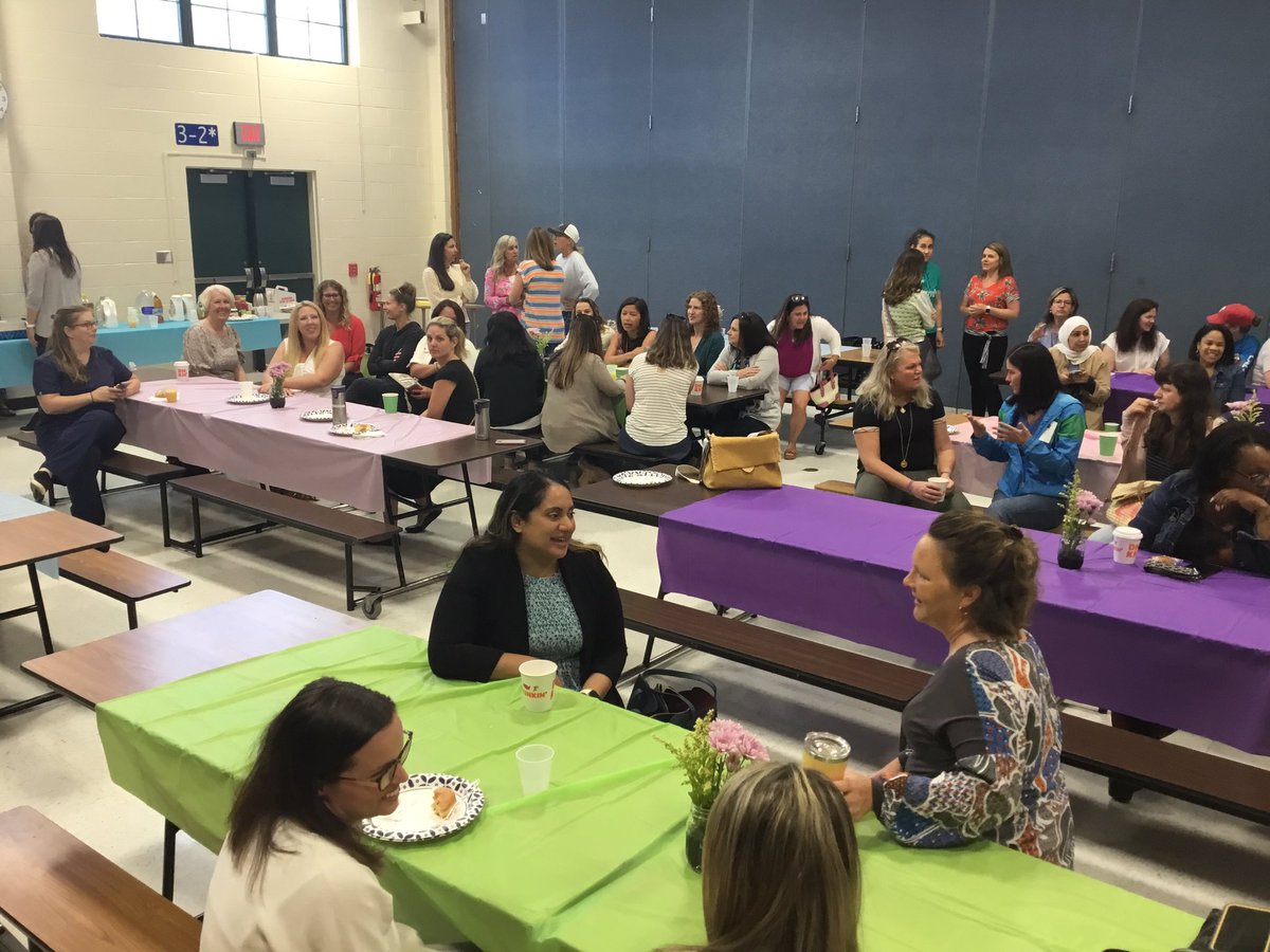 EGEroadrunner's tweet photo. 5th grade tea at EGE!  Thanks moms! @EGE_MrsA @MrsMulloyEGE @Merritt5EGE @EGEMrsMcCloskey https://t.co/BAcRepSUjY