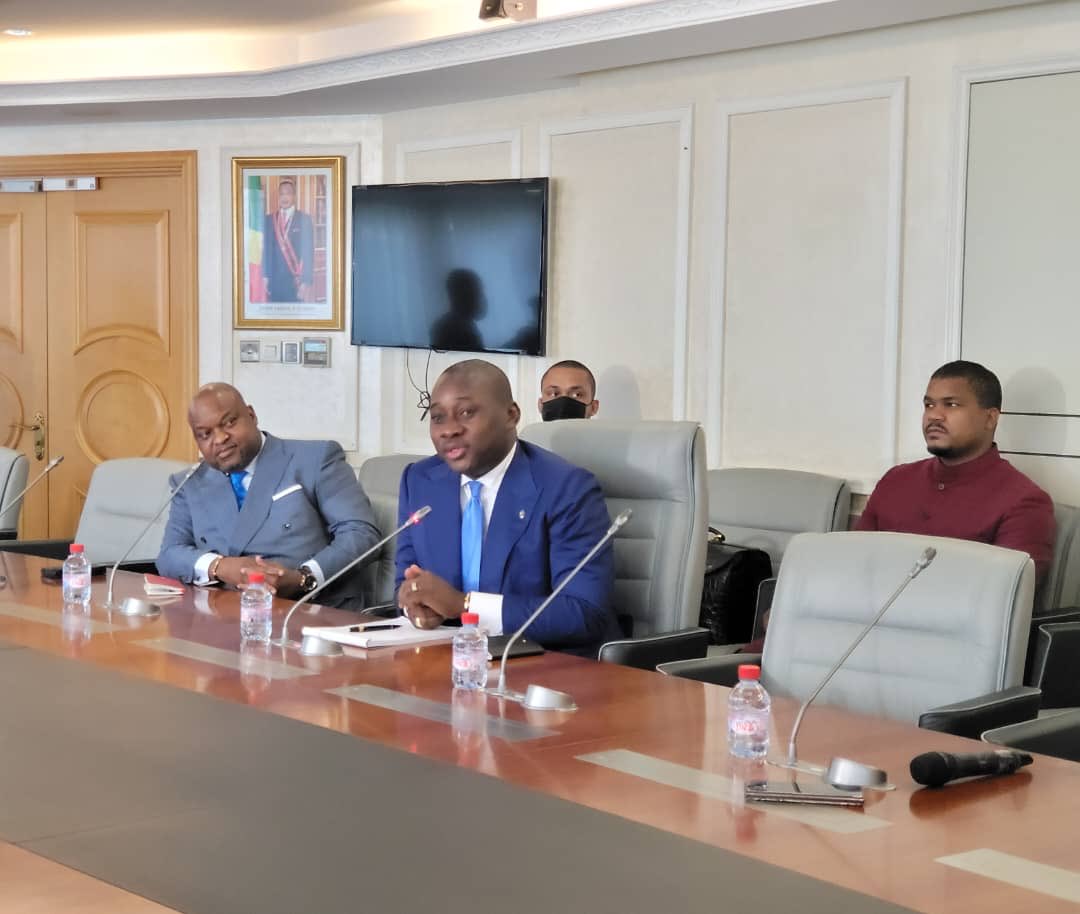MinAT_RDC's tweet photo. Rencontre ce mercredi 25 mai à #Brazzaville entre le Ministre d'Etat de l’Aménagement du Territoire Me @GuyLoando_ et son homologue Brazzavillois @BouyaJacques.
Au menu de la séance de travail,  échange d'expériences sur la gestion de l'espace physique de ces deux pays frères. https://t.co/am1yRy6PZa