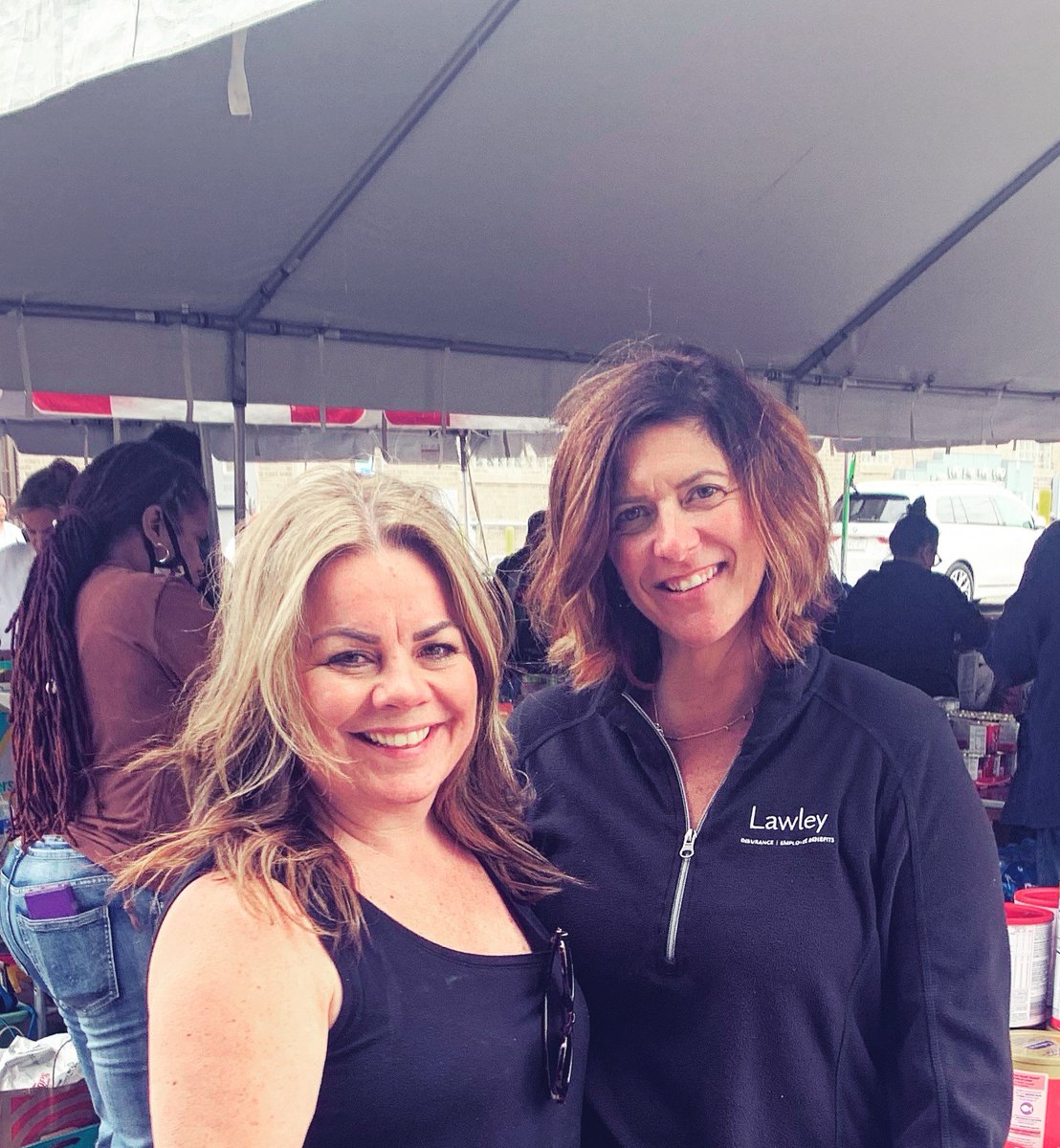 Did you know that Lawley associates are able to use VTO (volunteer time off) during work hours to help make a difference in the community? 

Here's an example of the Lawley team, along with community members, helping to unload and organize donations to Buffalo Community Fridge!