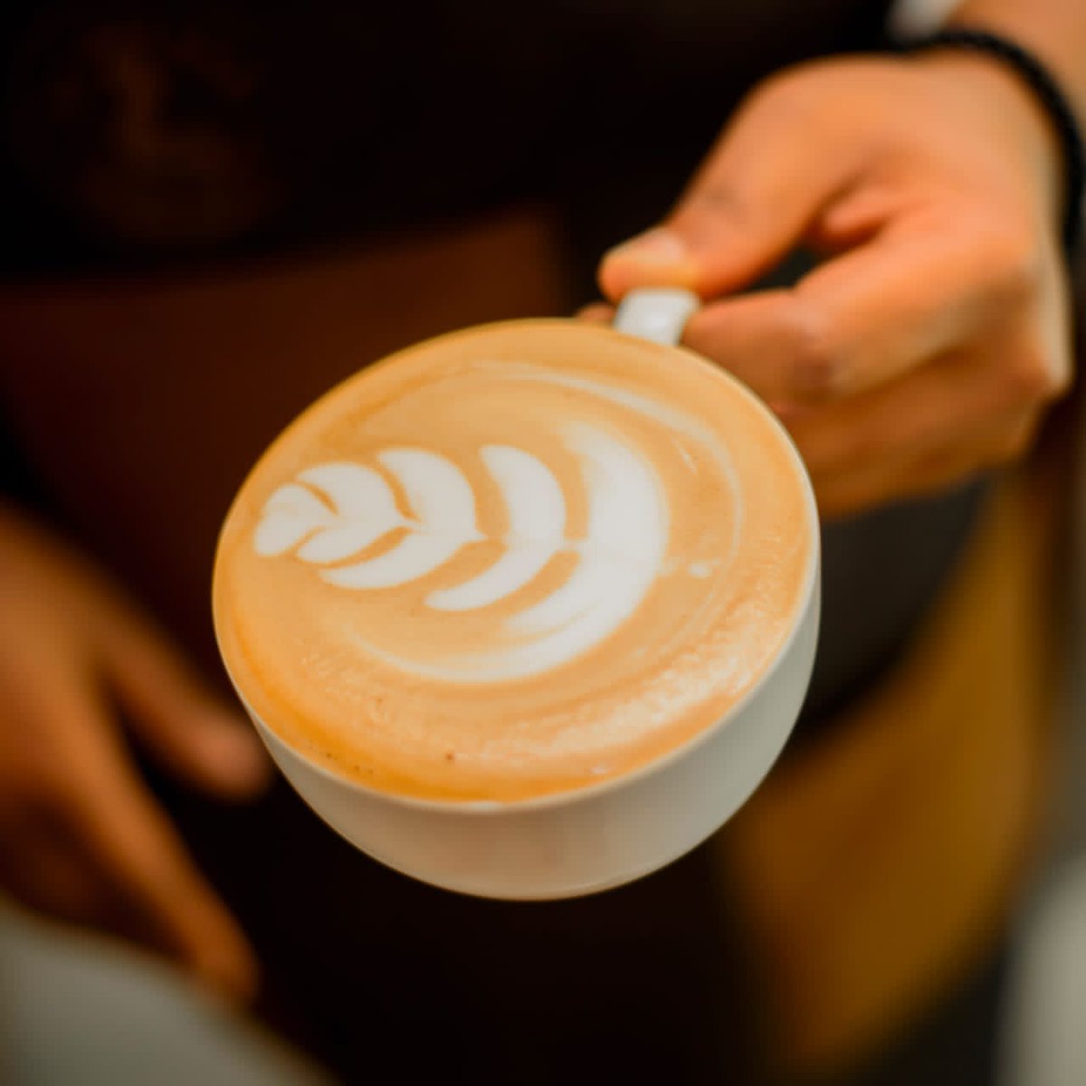 Akanyange_kera's tweet photo. Looking for a perfect place for delicious coffee 🤔and amazing dishes? @lerituelcafe , a dine in coffee shop located in Kiyovu right next to urban boutique hotel is the best place to be...
 Just call 0791224152 for ordering, or reservation❤.
And thank me later 😉 https://t.co/2yyCrGc3Pw