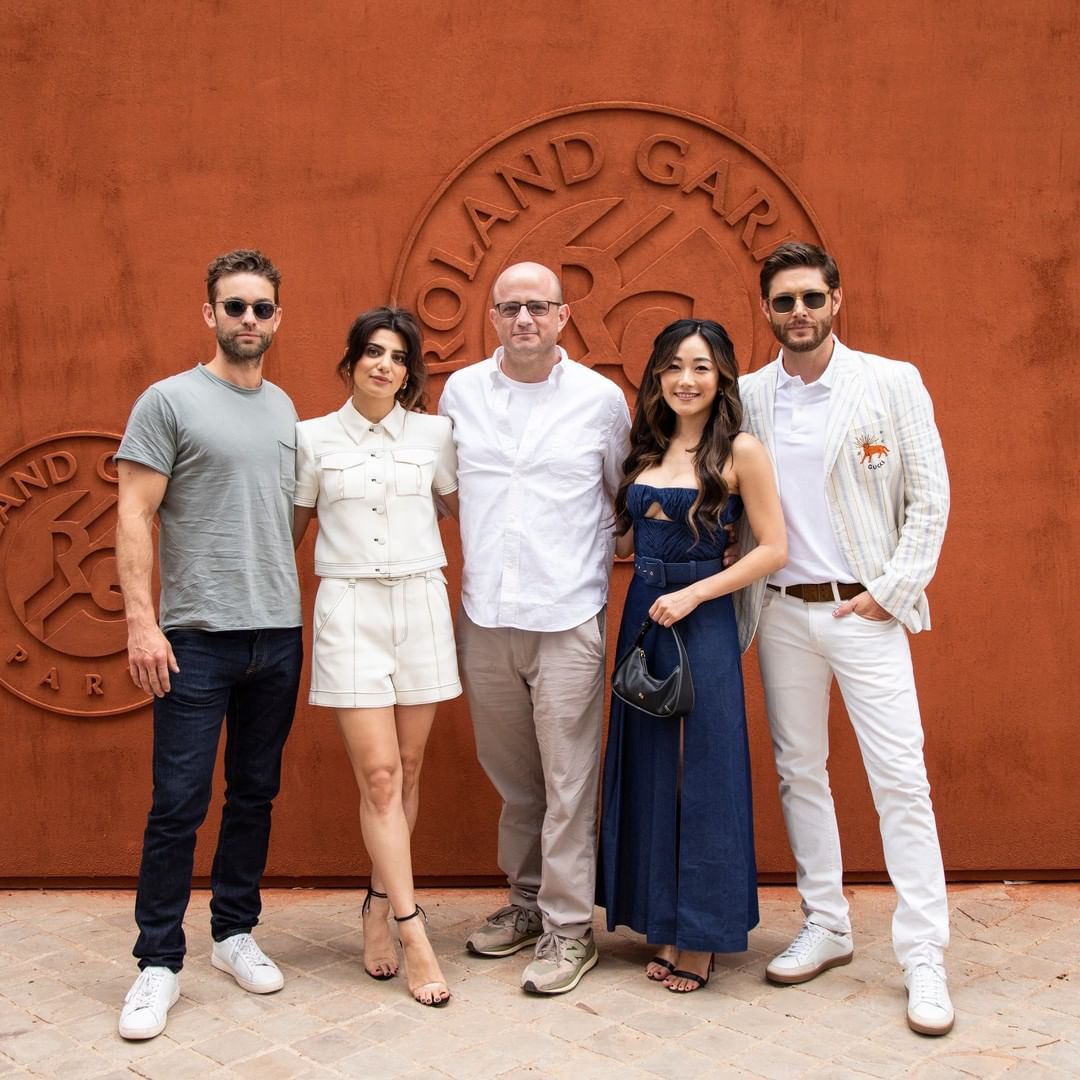 A photo of Jensen with Chace, Claudia, Eric and Karen at The French Open. 

📸 primevideofr