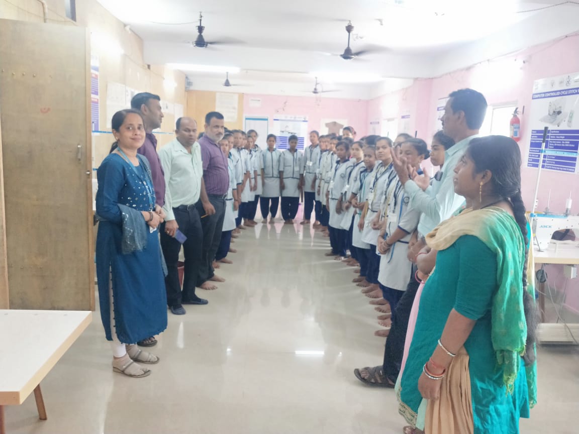 scstdevdept's tweet photo. #OSFDC State official Team members Visited First Batch of Black Panther under #SC #PRAYAS Phase- II of Self Employed Tailor (to be completed on 28th May 2022).
@CMO_Odisha @IPR_Odisha @SecyChief @MoSarkar5T @TribalAffairsIn
#scstdevelopment #education #ruraldevelopment #Odisha https://t.co/SN2hZlivTt