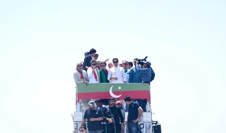 cmonsharjeel's tweet photo. The streets will never forget. https://t.co/PdRfuMF3YR