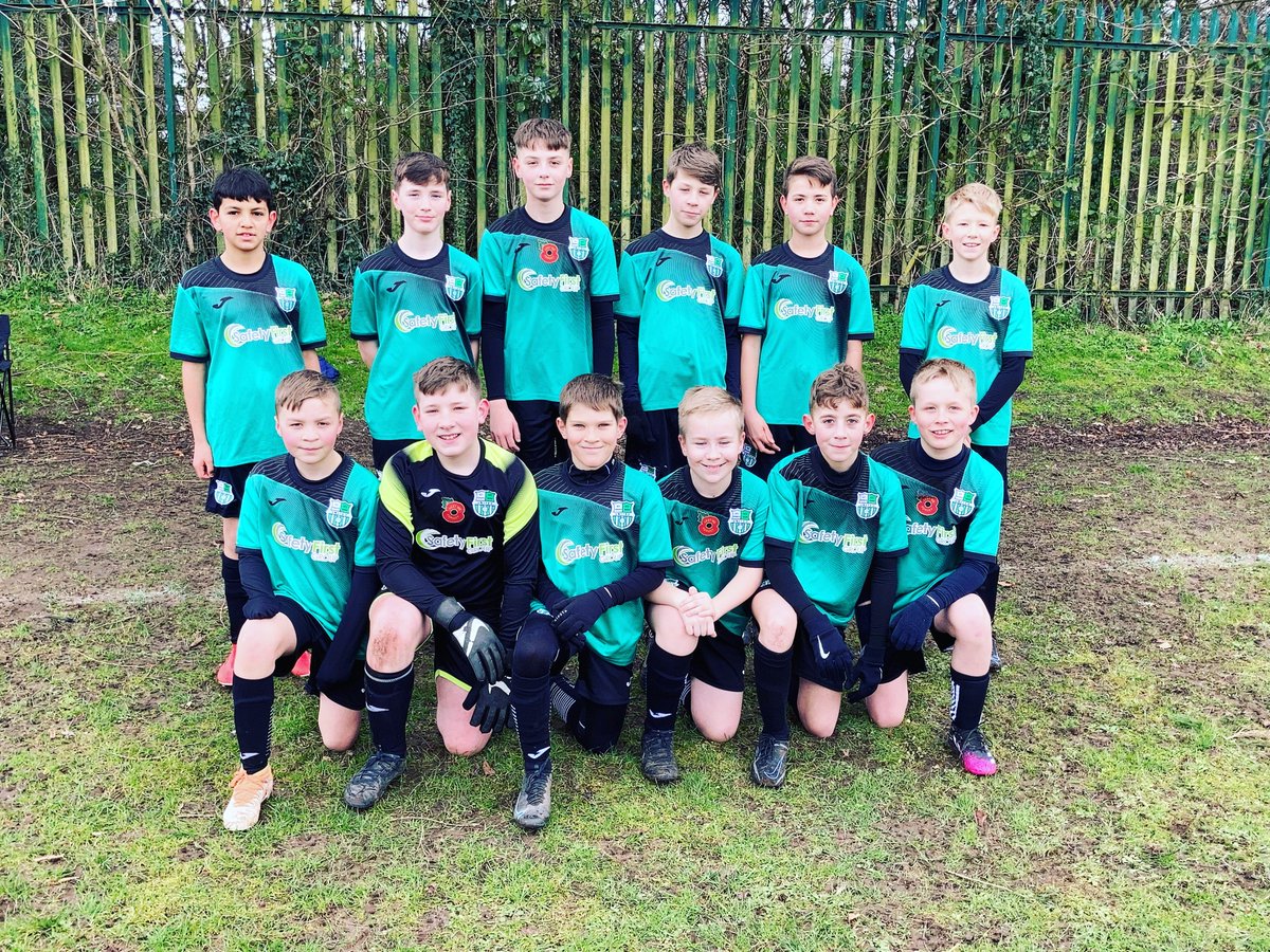 SafetyFirstUK's tweet image. The lads at Admaston United FC U11’s have just finished this season with our sponsorship! We’ve sponsored this team for the last 2 seasons and are super impressed with how they’ve grown as players ⚽️ 🥅 👏🏼 #SafetyFirst #Sponsored