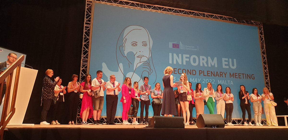 ascuoladioc's tweet photo. #ASOCEU 2021 winning teams of #Catalunya and #Croatia awarded by the Head of Communication Unit - DG REGIO EU Commission @kakottova during the #InformEURegional meeting in #Malta!
Congratulations to the students and teachers for this great achievement! https://t.co/MstqaWadm9