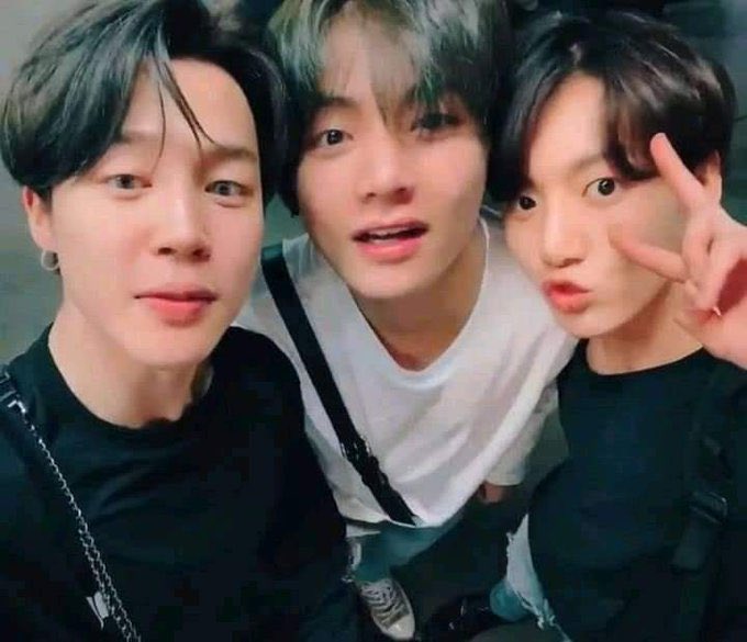 Alice__970901's tweet photo. We love u 🥰#WELOVEYOUTAEHYUNG
#WELOVEYOUJIMIN
#WELOVEYOUJUNGKOOK
#귀여운_김태형_대회
#지민_천사
#전정국_사랑해 https://t.co/ri5TTGXirB