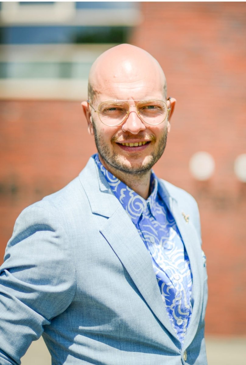 Onze directeur @DennisdeVries84 wordt door de <a href="/pvdautrecht/">PvdA Utrecht</a> aan de gemeenteraad voorgesteld als wethouder stichtingvreedzaam.nl/22-stichting-v…

#vreedzaam #democratischburgerschap 
#vreedzameschool #vreedzamewijk #hoop #ikiswij