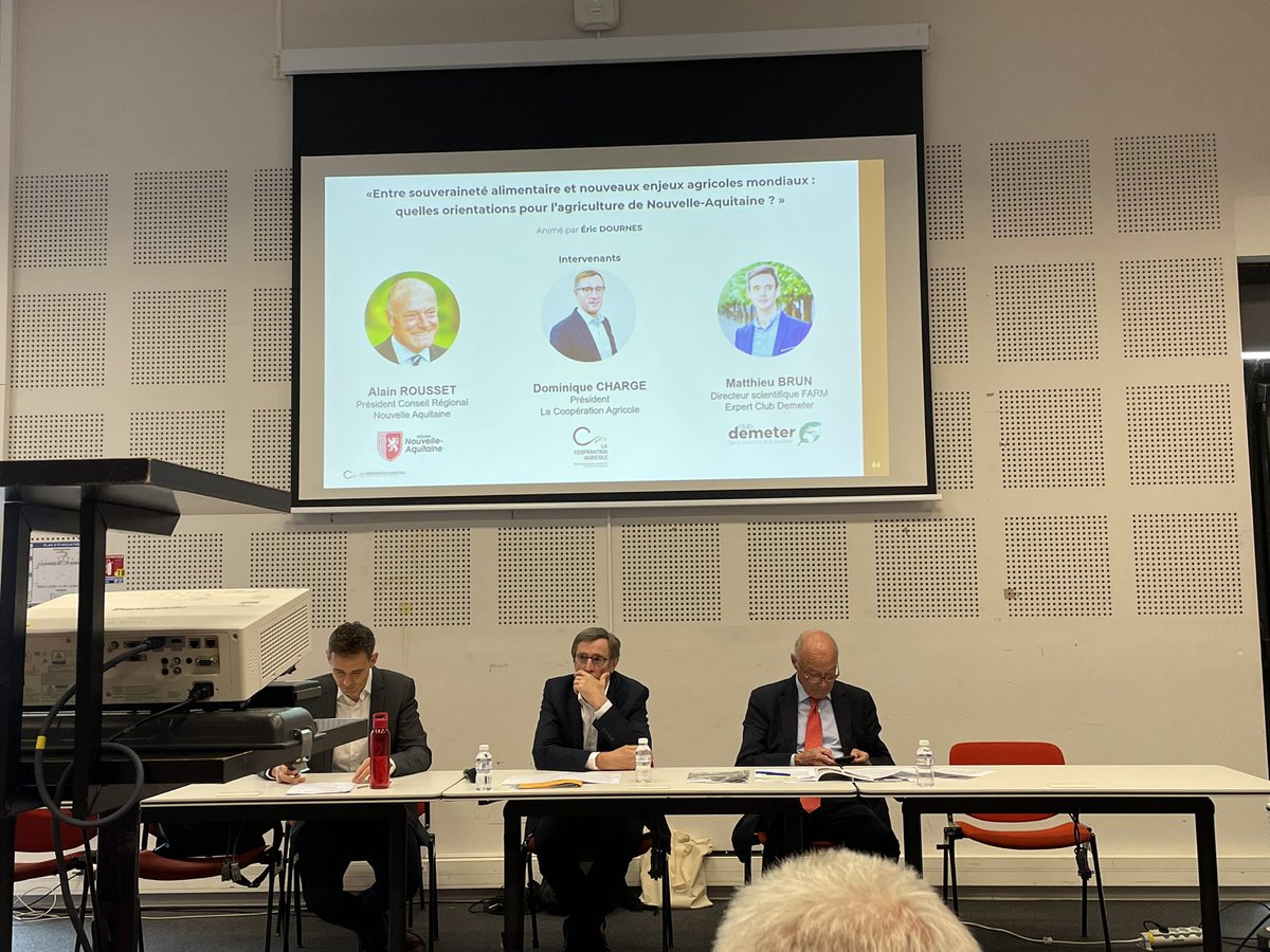 bonnochristophe's tweet photo. « Bâtisseurs solidaires d’une alimentation durable et de territoires vivants » Assemblée Generale de @Lacoopagri_NA @NvelleAquitaine avec la présentation par @ChargeDom et @FlorencePradier de la stratégie et des ambitions de @lacoopagricole en présence de @al_rousset https://t.co/4evtUKMpRU