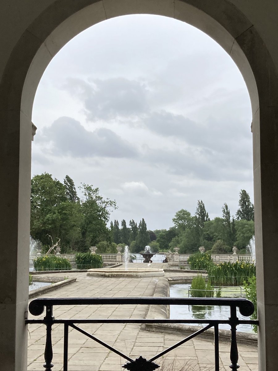Connecting with some #greenspace #mindfulness in Kensington Park before the ⁦<a href="/SchoolTravelOrg/">School Travel Organiser</a>⁩ - wish us luck for ‘Best Residential’