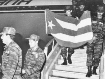 MinfarC's tweet photo. 1991, finaliza la Operación Carlota. El GE Raúl Castro afirmó "la gloria y el mérito supremo pertenecen al pueblo cubano"
#CubaViveEnSuHistoria https://t.co/JjUNdOYcwW